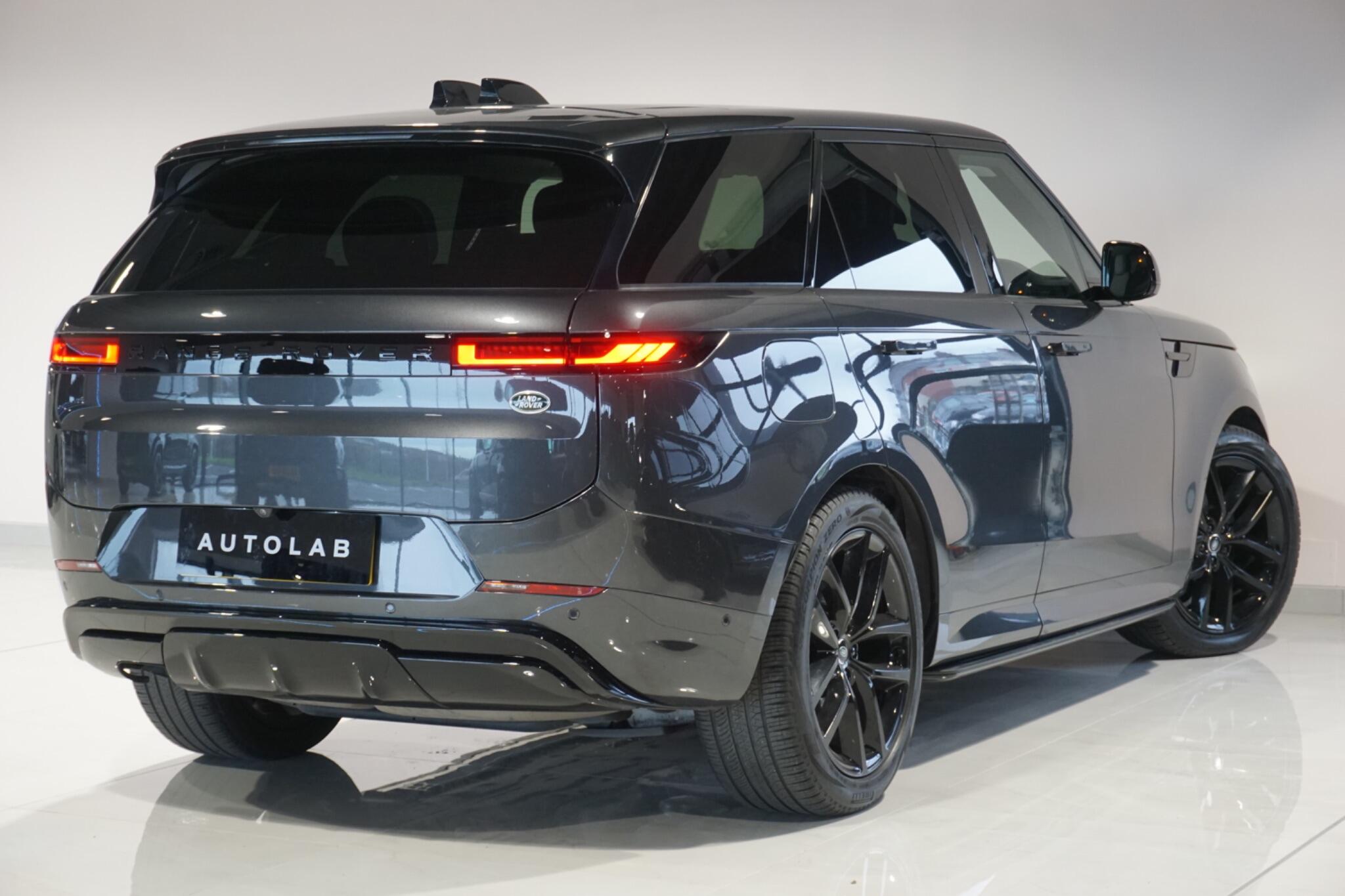 Land Rover Range Rover Sport 3.0 D300 MHEV Dynamic SE SUV 5dr Diesel Auto 4WD Euro 6 (s/s) (300 ps)